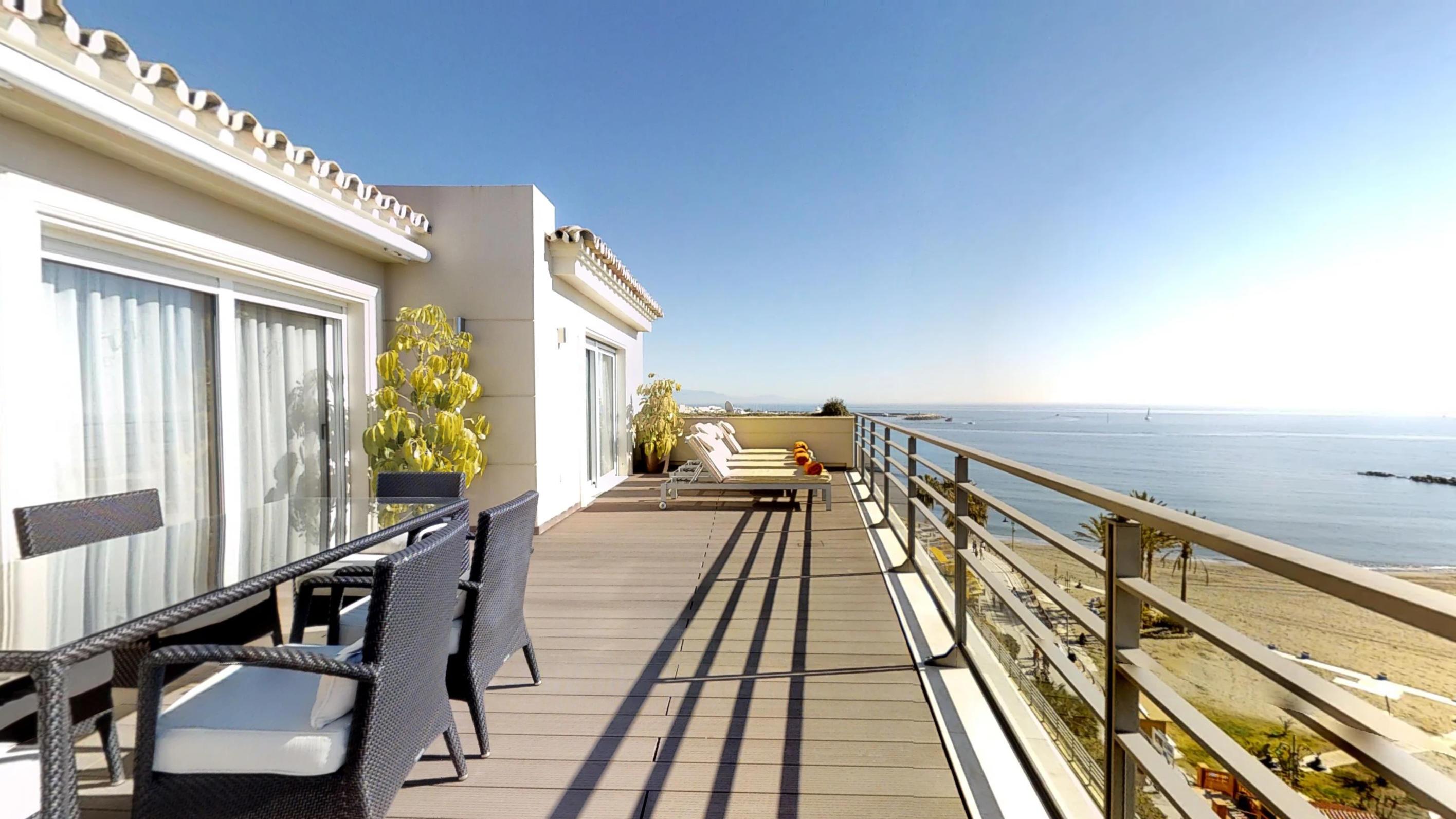 ヴィンチ セレクシオン アレイサ ホテル ブティック&スパ ベナルマデナ エクステリア 写真 A balcony