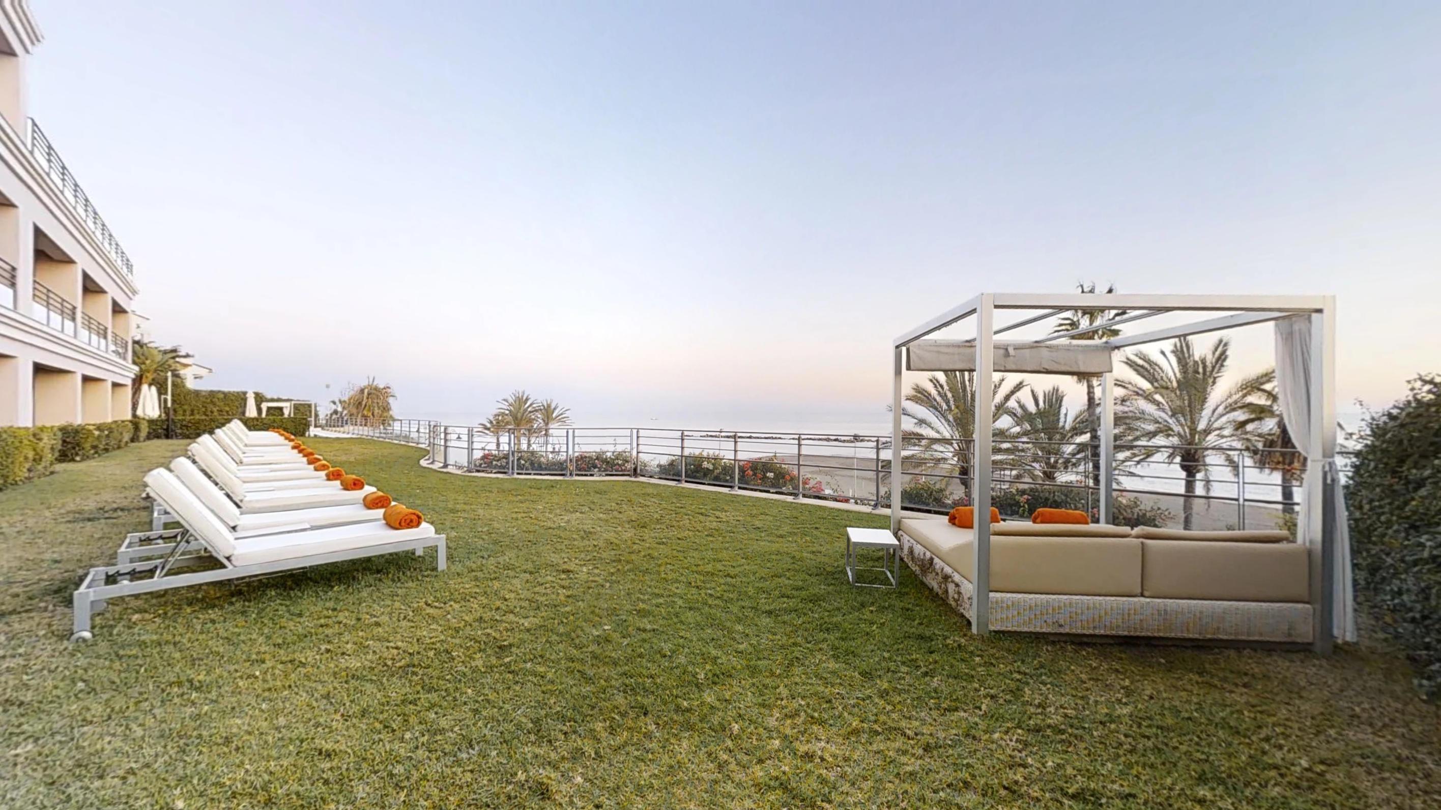 ヴィンチ セレクシオン アレイサ ホテル ブティック&スパ ベナルマデナ エクステリア 写真 The Beach at The Oberoi, Mumbai