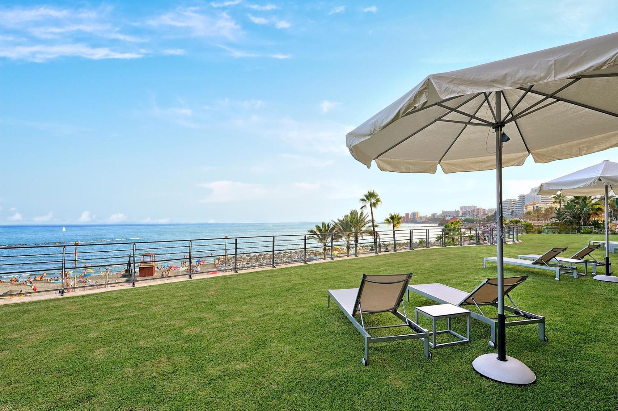 ヴィンチ セレクシオン アレイサ ホテル ブティック&スパ ベナルマデナ エクステリア 写真 The beach at the Dan Hotel