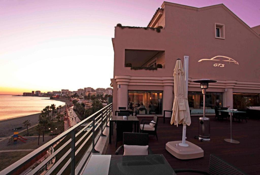 ヴィンチ セレクシオン アレイサ ホテル ブティック&スパ ベナルマデナ エクステリア 写真 The hotel's terrace